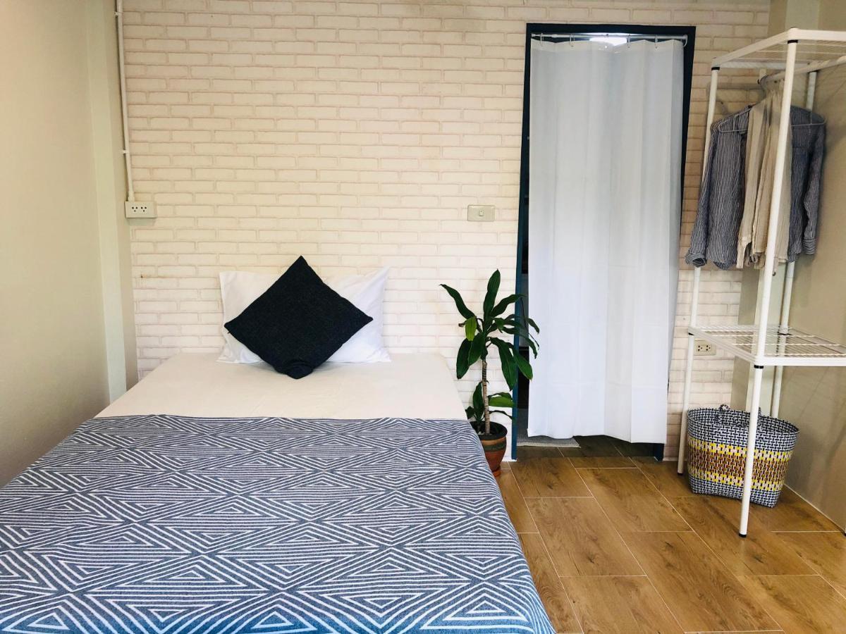 Hostel Number 4 Old Town Chiang Mai Zewnętrze zdjęcie
