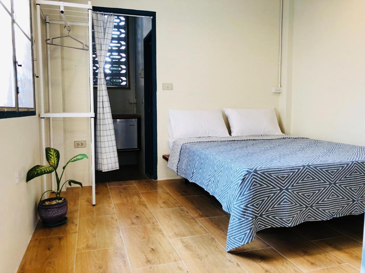 Hostel Number 4 Old Town Chiang Mai Zewnętrze zdjęcie