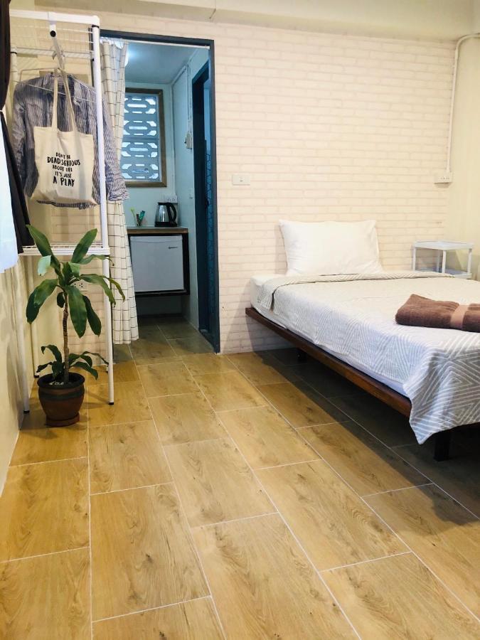 Hostel Number 4 Old Town Chiang Mai Zewnętrze zdjęcie