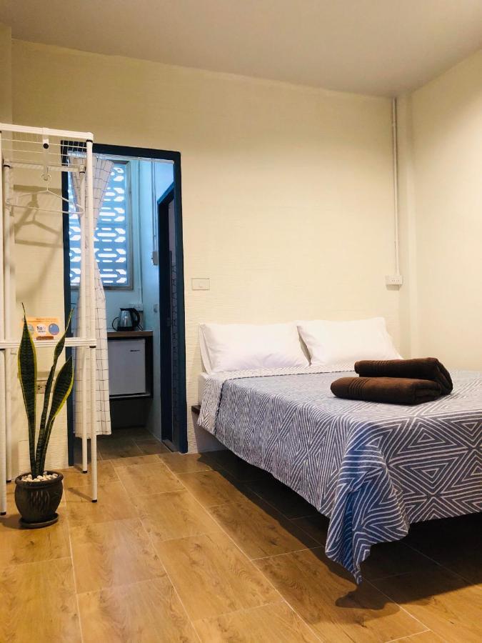 Hostel Number 4 Old Town Chiang Mai Zewnętrze zdjęcie