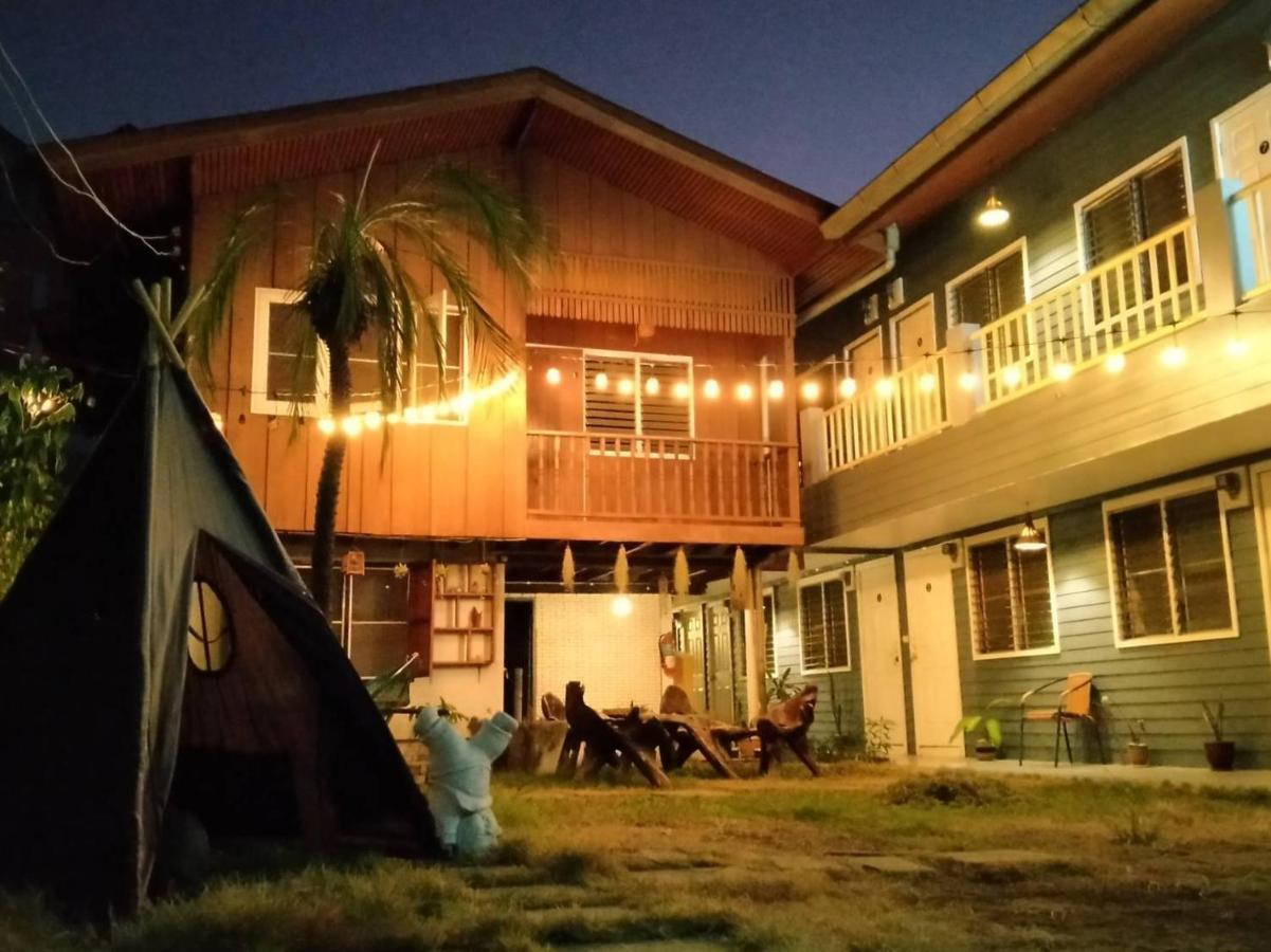 Hostel Number 4 Old Town Chiang Mai Zewnętrze zdjęcie